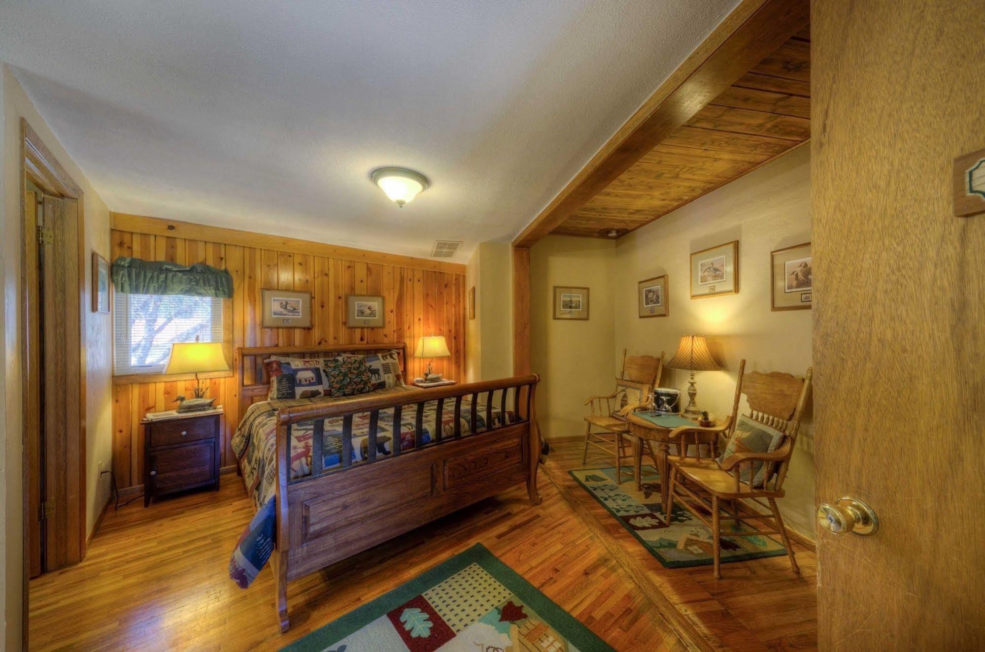 Black Forest Inn Bed & Breakfast Rapid City Kültér fotó